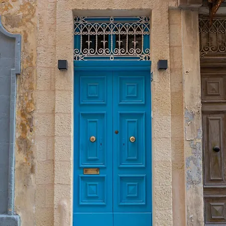 1br Charming Townhouse In Capital With Wifi By 360 Estates *