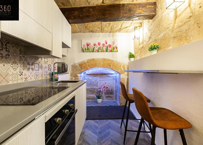 Apartment 1br Charming Townhouse In Capital With Wifi By 360 Estates Valletta