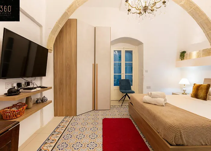 1br Charming Townhouse In Capital With Wifi By 360 Estates Apartment *