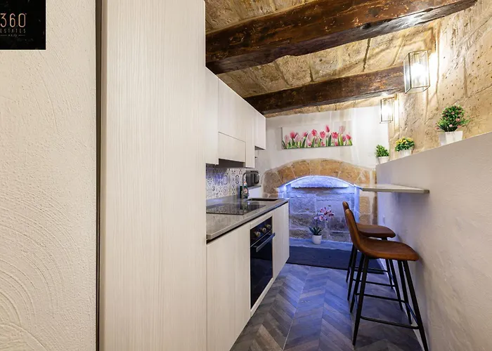 Apartment 1br Charming Townhouse In Capital With Wifi By 360 Estates *