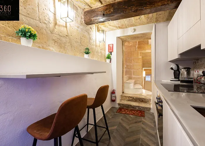 Apartment 1br Charming Townhouse In Capital With Wifi By 360 Estates Valletta